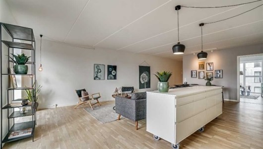 Lejlighed 4 værelses lejlighed i Lyngby