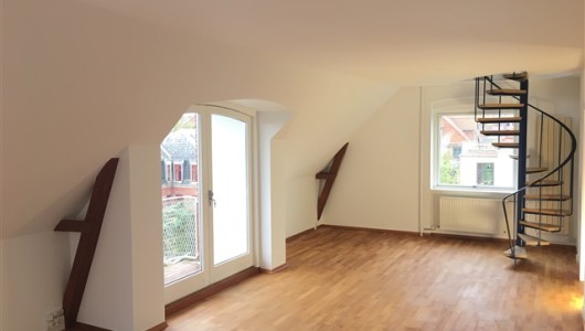 Lejlighed Dejlig 3-værelses penthouse lejlighed i familieejet ejendom I Valby