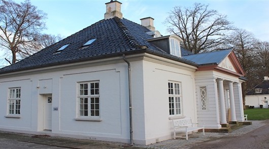 Hus/villa Pavillon ved Næsseslottet, med fantastisk udsigt til Furesøen