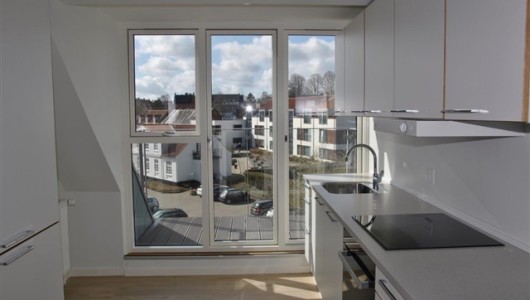 Lejlighed 2 vær. med 2 altaner. Lejlighed 2 vær. med 2 altaner.