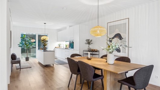 Hus/villa 5 værelser for 17.795 kr. pr. måned