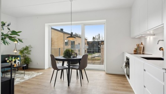 Lejlighed Asgårdsvej, 81 m2, 3 værelser, 9.095 kr. Lejlighed Asgårdsvej, 81 m2, 3 værelser, 9.095 kr.