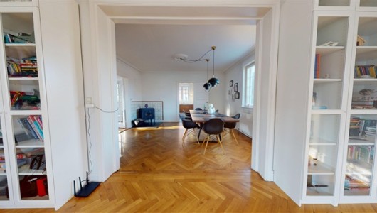 Hus/villa **Charmerende Villa på Henningsens Alle med 3 Stuer, Udestue og Attraktiv Beliggenhed**