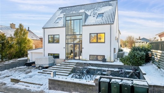 Lejlighed Eksklusiv og gennemrenoveret villa til møbleret leje i 2-12 mdr fra 1/7 eller efter aftale