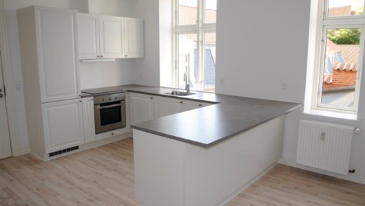 Lejlighed Eksklusiv og rummelig 5-værelses lejlighed på 174 m² i hjertet af Viborg