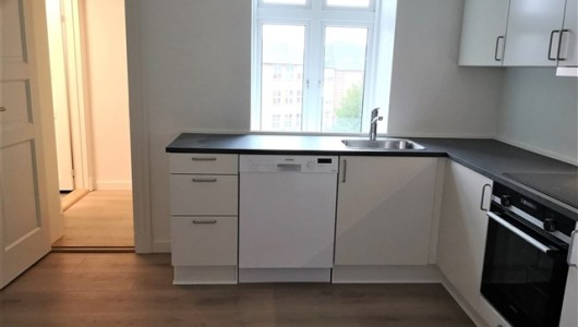 Lejlighed Lejlighed til 7.045 kr.