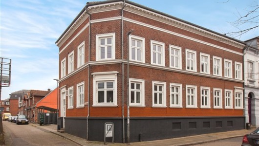 Lejlighed Lejlighed tæt på centrum