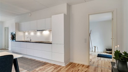 Lejlighed Lys og flot 2-værelses lejlighed – lige ud til Køge Bugt Lejlighed Lys og flot 2-værelses lejlighed – lige ud til Køge Bugt