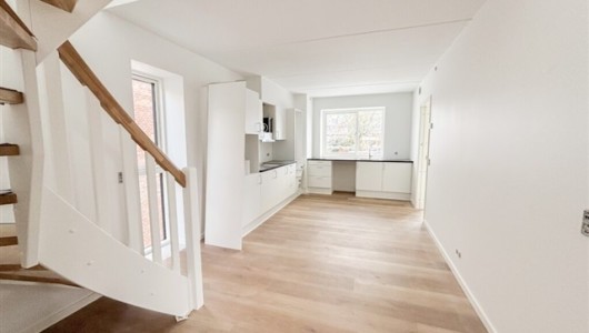 Lejlighed Lækker nyopført 3-værelses lejlighed i 2 etager med egen terrasse