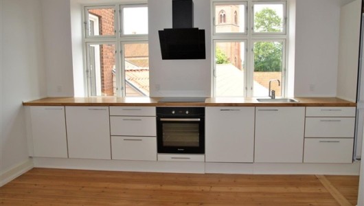 Lejlighed Skøn nyere 5-værelses lejlighed med masser af plads og moderne komfort