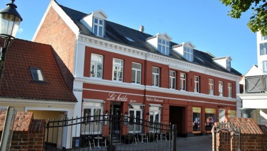 Lejlighed Stor 2 værelses i centrum. Lejlighed Stor 2 værelses i centrum.