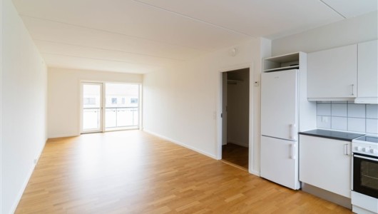 Lejlighed Store Møllevej, 94 m2, 3 værelser, 13.700 kr.