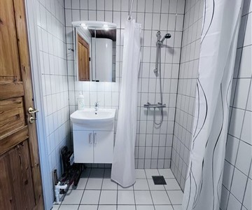 Lejlighed 2-vær. lejlighed med vaskemaskine  og egen indgang