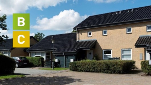 Hus/villa 4 værelser for 7.851 kr. pr. måned
