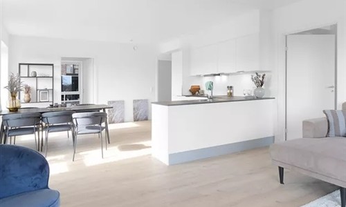 Lejlighed 4 værelser for 9.800 kr. pr. måned