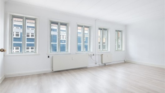 Lejlighed Centralt beliggende 3-værelses lejlighed udlejes Lejlighed Centralt beliggende 3-værelses lejlighed udlejes