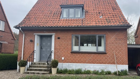 Hus/villa Charmerende Rødstensvilla med Historie – Ideel Beliggenhed i Rudkøbing