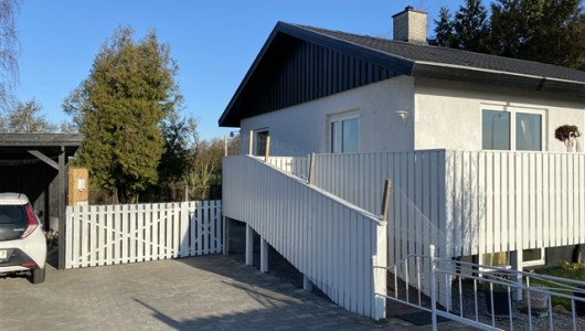 Værelse For rent  1  nice room in the house