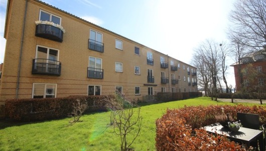 Lejlighed Hyggelig 2 vær. i “Odinparken” – Med altan