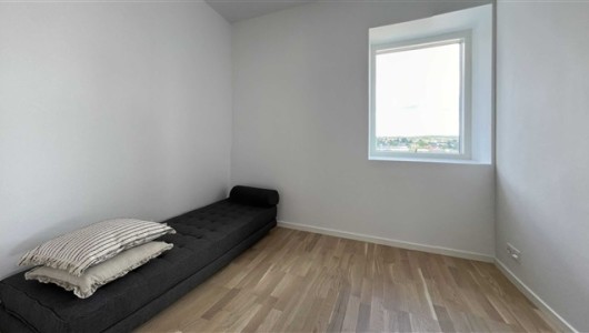 Lejlighed Lys og rummelig lejlighed med central beliggenhed i Banebyen Lejlighed Lys og rummelig lejlighed med central beliggenhed i Banebyen