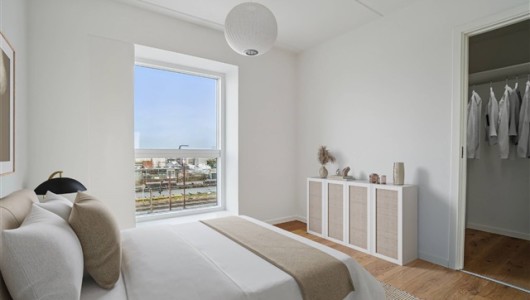 Lejlighed Rummelig 2-værelses med god plantegning og altan