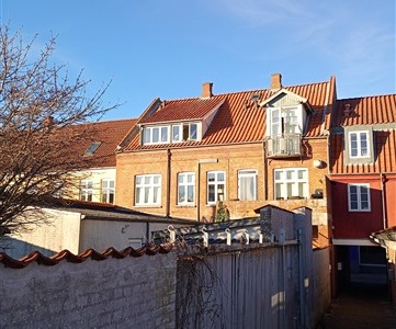 Lejlighed Rummelig hus/lejlighed i to plan centralt i Grenå