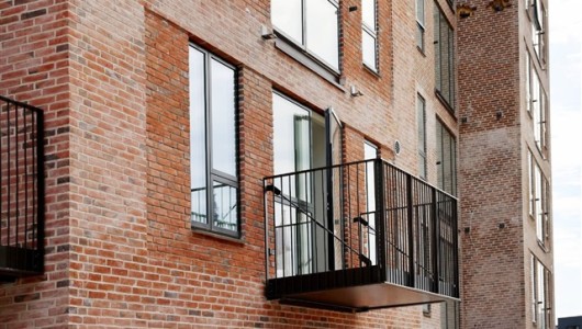 Lejlighed Skøn lys 2 værelses med altan.