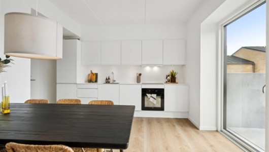 Lejlighed Skøn og lækker 3-værelses lejlighed med altan