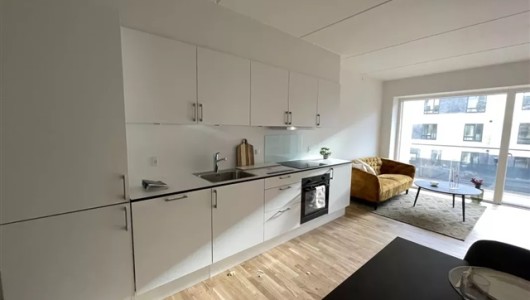 Lejlighed Stor 3-vær. i stueplan