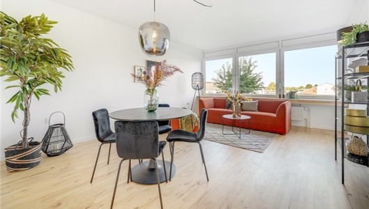 Lejlighed Holme Møllevej, 84 m2, 3 værelser, 9.995 kr.