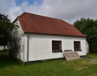 Hus/villa Hvidkalket parcelhus i landlige omgivelser