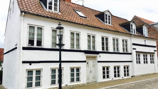 Lejlighed Hyggelig stor 2 vær. i Viborgs gamle bydel. Lejlighed Hyggelig stor 2 vær. i Viborgs gamle bydel.