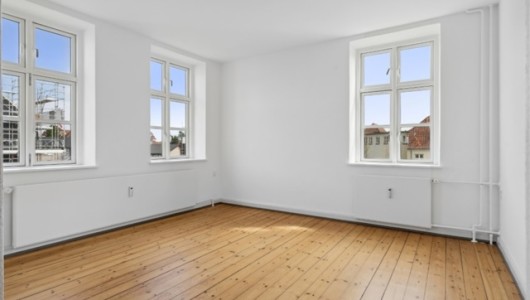 Lejlighed Istandsat 2 værelses lejlighed på 1.sal i pæn ejendom.