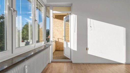 Lejlighed Lejlighed på øverste etage i rolige omgivelser – centralt i Odder