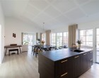 Hus/villa Moderne villa med masser af plads og solrig terrasse