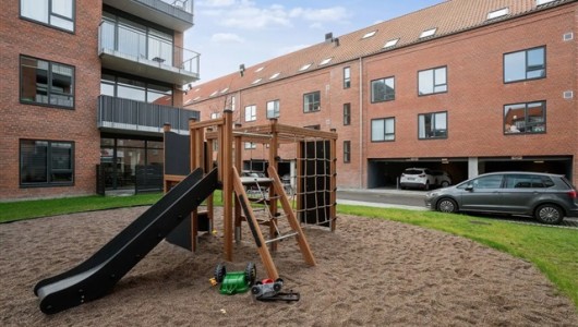 Lejlighed Nordre Jernbanevej, 100 m2, 3 værelser, 14.781 kr.