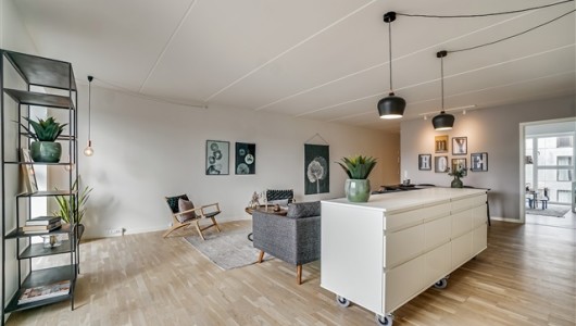Lejlighed Rummelig 4-værelses lejlighed i Kgs. Lyngby!