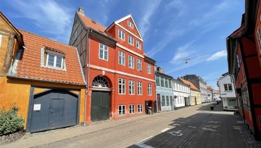 Lejlighed Sct Olai Gade, 80 m2, 3 værelser, 13.500 kr.