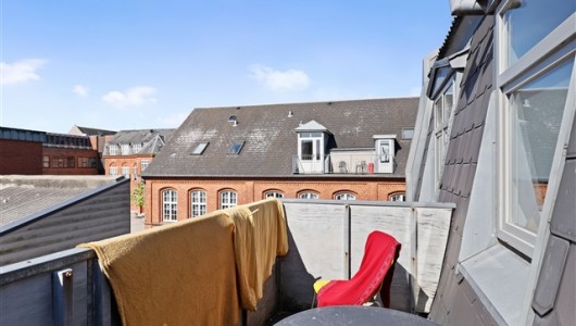 Lejlighed Skøn 3-værelses lejlighed med altan i Centrum Lejlighed Skøn 3-værelses lejlighed med altan i Centrum