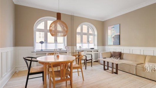 Lejlighed Smuk herskabslejligheder med stuk og paneler