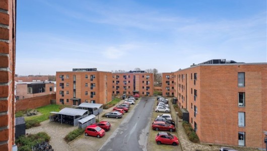 Lejlighed Stor 3-værelses moderne og lys lejlighed i Odense C! KUN 1 MÅNEDS DEPOSITUM