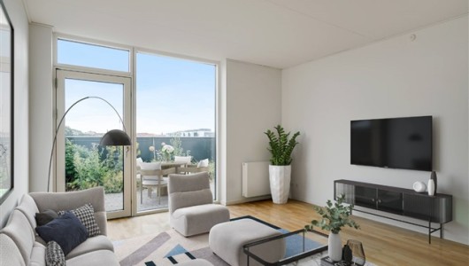 Lejlighed Stor 4-værelses lejlighed med egen terrasse og plads til hele familien