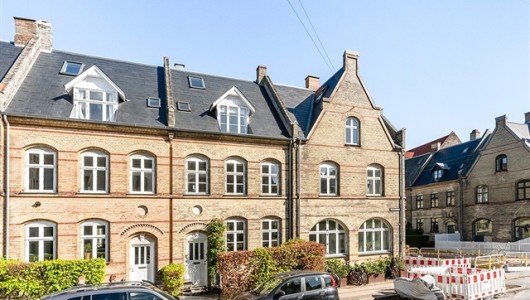 Hus/villa Stor, moderne familiebolig med privat gårdhave– attraktiv beliggenhed i Komponist kvarteret