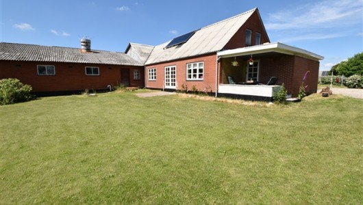 Hus/villa Stuehus med solceller og jordvarme