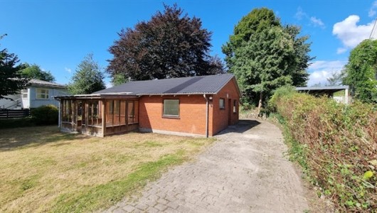 Hus/villa 1 plans villa i landsbymiljø