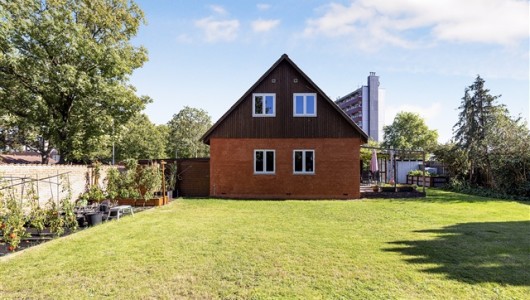 Værelse 1 room, 1 minute from Tårnby Station and Torv