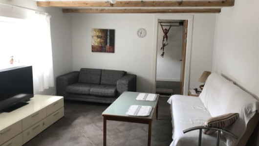 Værelse 2 Rooms apt in a private house with parking and 20m outdoor terrace .