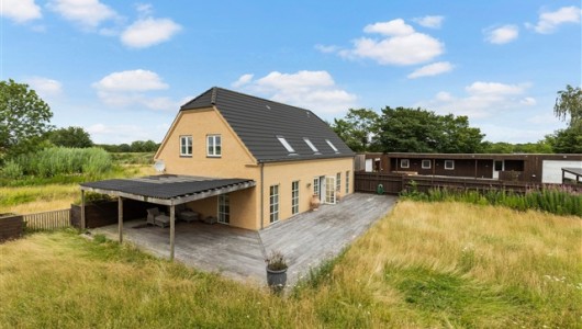 Hus/villa 229 m2 hus/villa på Kirkevej
