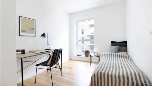 Hus/villa 4-værelses rækkehus med moderne køkken og dejlig sydvendt terrasse og have - Perfekt til hele familien! Ingen bindingsperiode