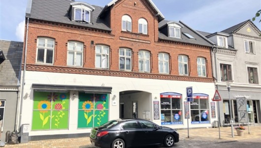 Lejlighed 95 m2 - 3 - værelser - 7.345 kr.